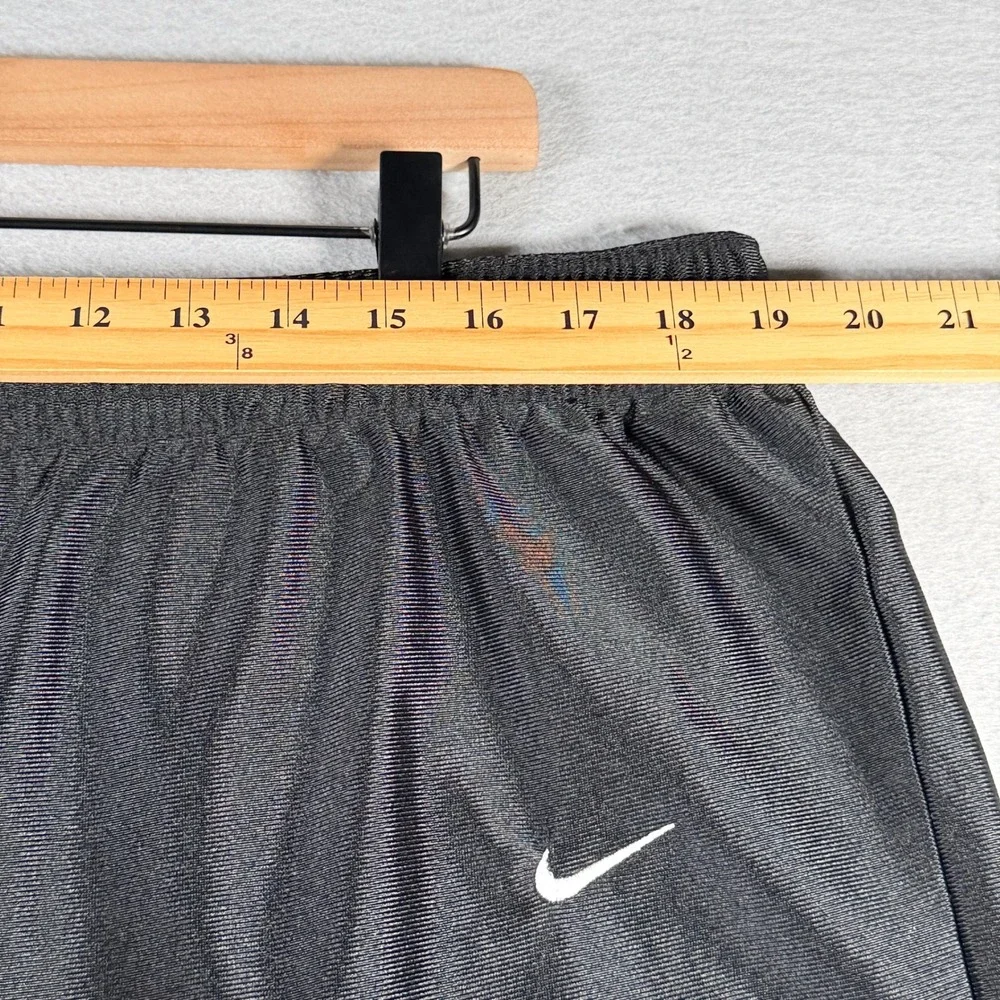 Nike Team Sacramento Kings Basketball Shorts Mens XL Black Purple Vintage 2001